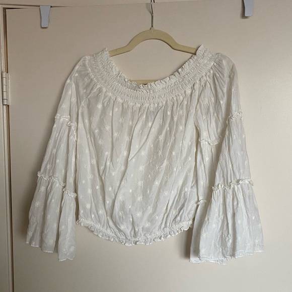 Off the Shoulder White Blouse - Picture 4 of 6